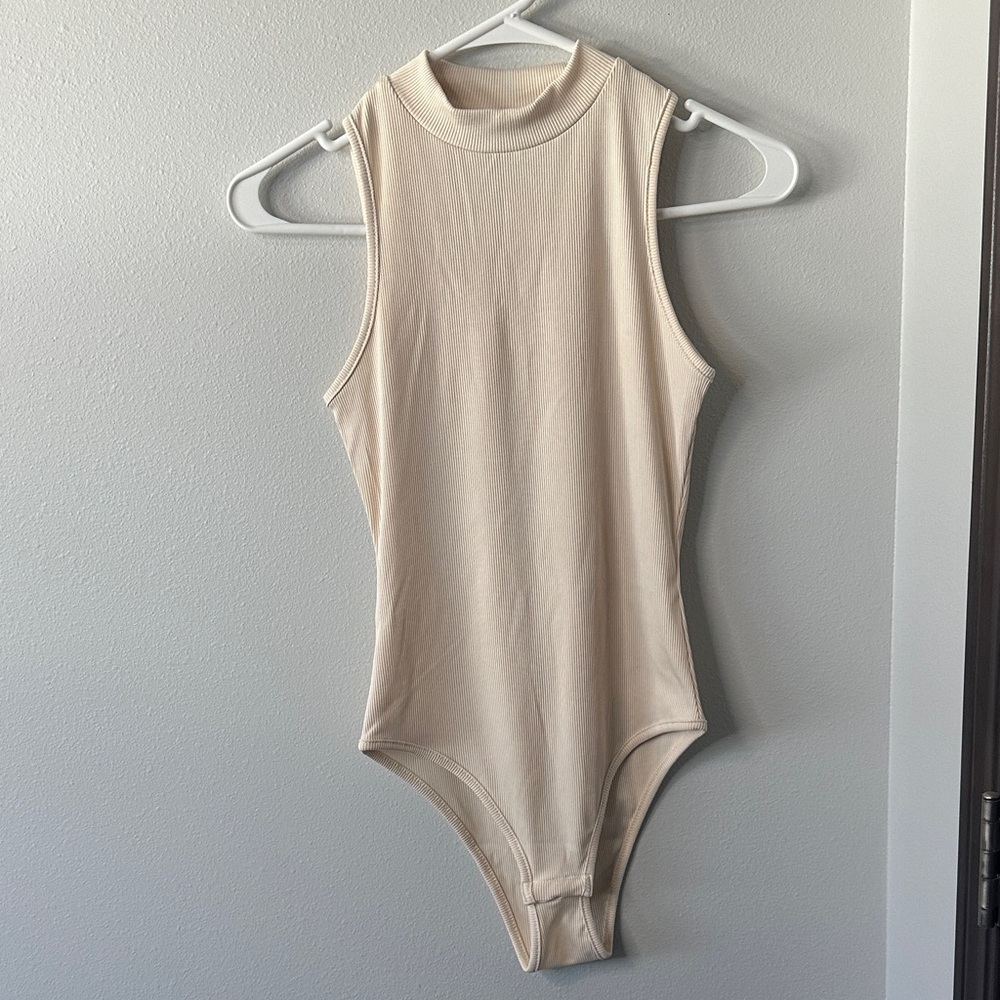 SHEIN Cream Sleeveless Bodysuit